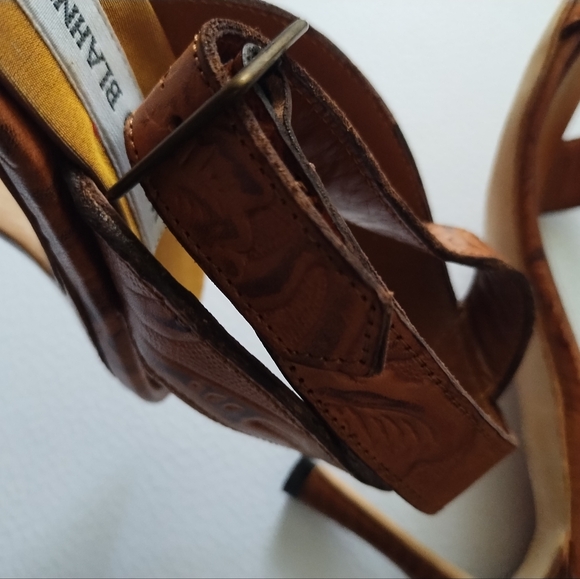 MANOLO BLAHNIK LEATHER WRAP AROUND ANKLE SANDALS - Picture 11 of 12